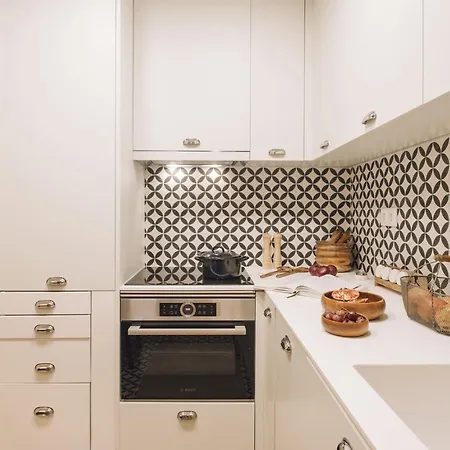 Martos - 1 Bedroom And Terrace In Santos * Lisboa