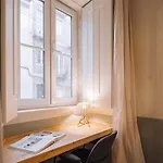 Martos - 1 Bedroom And Terrace In Santos * Lisboa