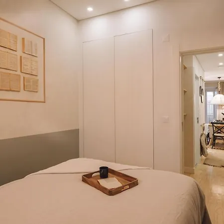 Martos - 1 Bedroom And Terrace In Santos Lisbona